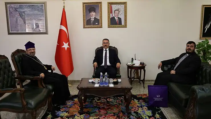 Iğdır'da Patriğin Ziyaretinde Tablonun Yerinde Olmadığı Dikkat Çekti
