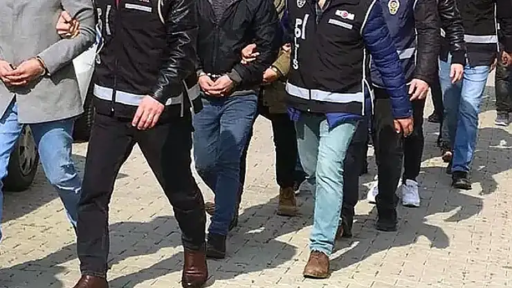 Iğdır'da rüşvet ve insan ticareti operasyonu: 19 gözaltı, 1,5 milyon TL ele geçirildi