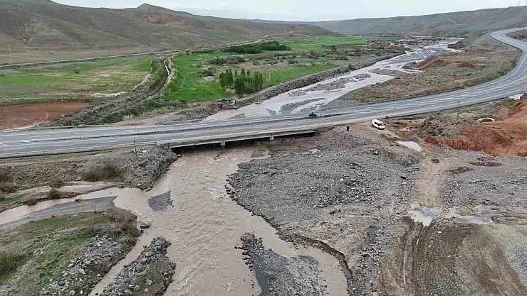 İğdır'da Şiddetli Yağış ve Eriyen Kar Sularıyla Nehirlerde Su Seviyesi Yükseldi