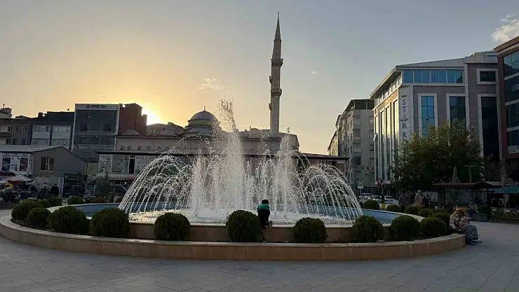 Iğdır'da Sırrı Süreyya Önder Parkı için 5 aydır beklenen onay tepkilere yol açtı