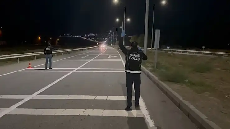 Iğdır'da uyuşturucu taşıyan yabancı uyruklu şahıs tutuklandı