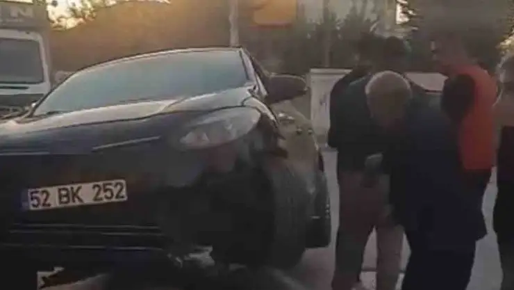 Iğdır'da Yapılan Refüj Çalışması Dar Yolu Kazaya Sebep Oldu, Vatandaşlardan Tepkiler Geldi