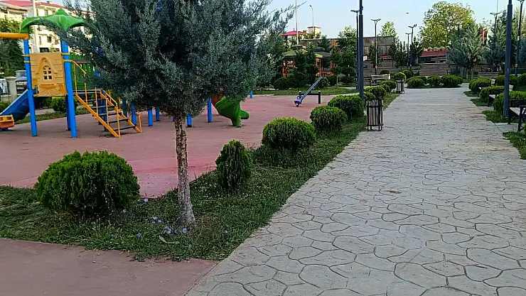 Iğdır'da Yeşil Alanlar İçin Sürekli Çalışmalar: Estetik ve Sağlıklı Yaşam Alanları Yaratılıyor