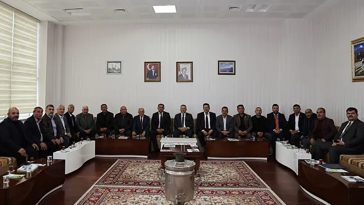 Iğdır'daki Muhtarlardan Rektör Gürel'e Hayırlı Olsun Ziyareti