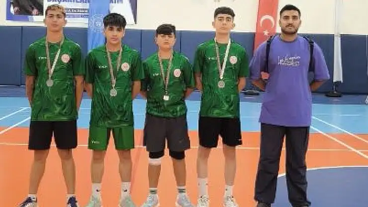 Iğdır Erkek Badminton Takımı Anadolu Yıldızlar Ligi Yarı Finalinde 2'nci Oldu