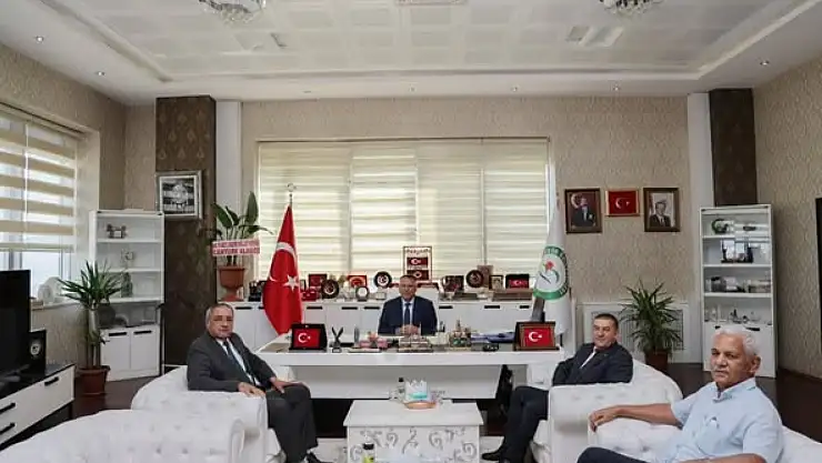 Iğdır PTT Başmüdürü Erol Şamiloğlu'ndan Rektör Prof. Dr. Ekrem Gürel'e Ziyaret