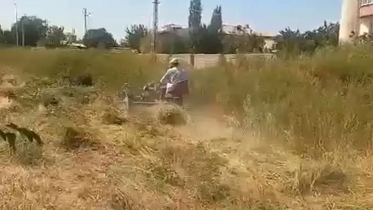 Iğdır Söğütlü Mahallesi İdirmava Mezarlığında Temizlik Çalışması Yapıldı