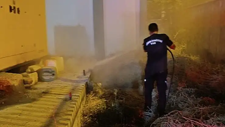 Iğdır Stadyumu'ndaki Yangın, İtfaiyenin Hızlı Müdahalesiyle Kontrol Altına Alındı