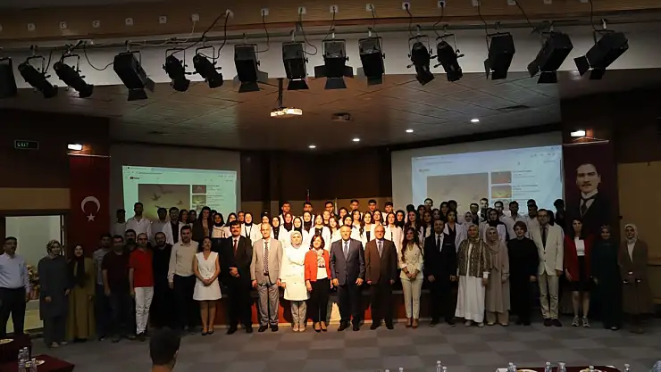Iğdır Üniversitesi'nde Hemşirelik Öğrencileri için Beyaz Önlük Giyme Töreni Düzenlendi