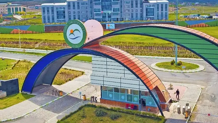 Iğdır Üniversitesi'nden Büyük Çevre Projesi: 30 Bin Fidan ve 20 Bin Tohum Toprakla Buluşuyor