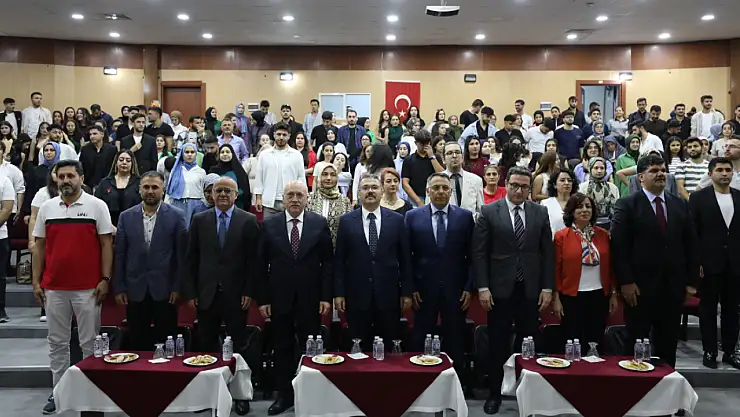 Iğdır Üniversitesi Sağlık Bilimleri Fakültesi'nde Beyaz Önlük Giyme Töreni Gerçekleştirildi