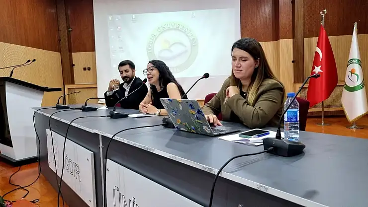 Iğdır Üniversitesinde İçimizdeki Kadın: Ergenlikten Kadınlığa Paneli Düzenlendi