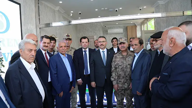 Iğdır Valisi Ercan Turan, Şeren Döviz'in Açılış Törenine Katıldı