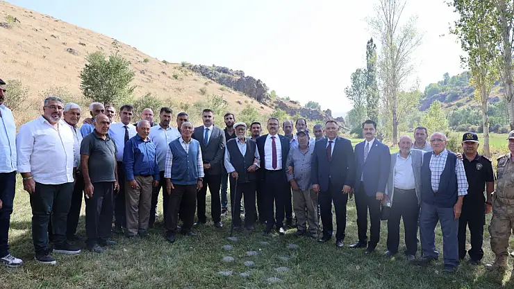 Iğdır Valisi Ercan Turan ve Üniversite Yetkilileri Ortabucak Köyünü Ziyaret Etti