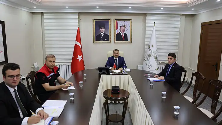 Iğdır Valisi Turan, Hayvan Hakları İçin Çözüm Arayışlarını Toplantıda Tartıştı