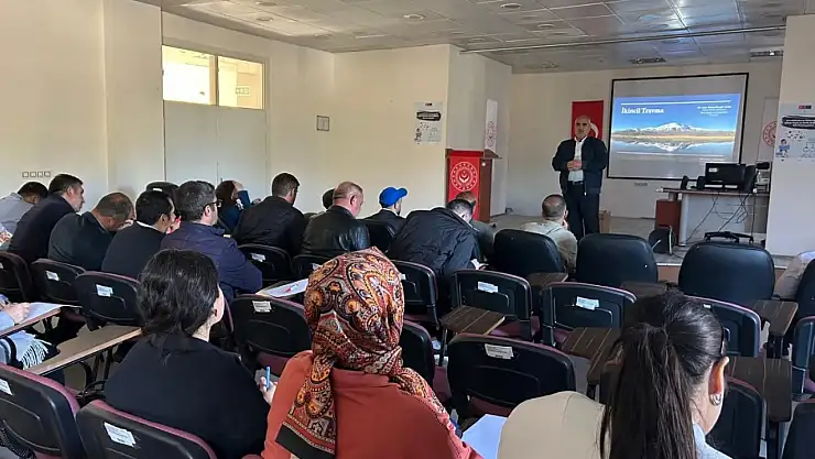 İkincil travmayla baş etme yöntemleri Patnos'ta tartışıldı