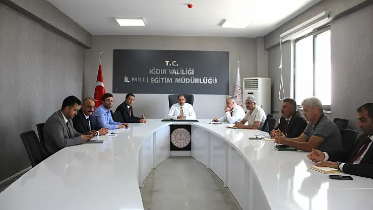 İl Milli Eğitim Müdürü Aziz Gün, Yeni Eğitim-Öğretim Yılı Öncesi Kurum Amirleriyle Toplantı Yaptı