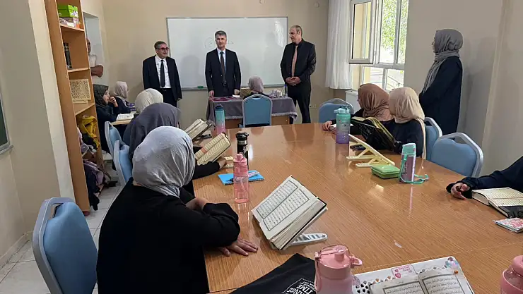 İl Müftüsü İbrahim Yavuz, Hafızlık Proje Sınıflarını Ziyaret Etti