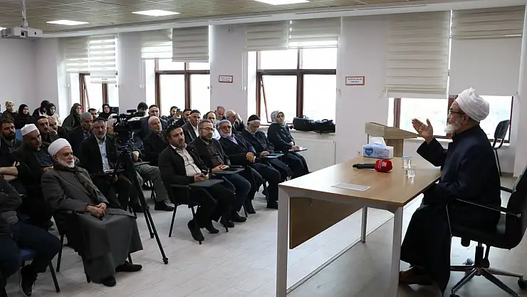 İlahiyat Fakültesinde Hz. Muhammed'in Nübüvveti ve Akıl Konulu Konferans Düzenlendi