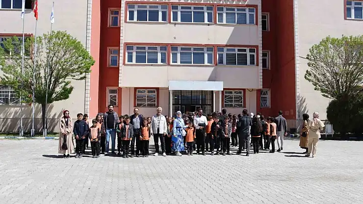 İlk ve Ortaokul Öğrencilerinden Meslek Yüksekokuluna Gezi Ziyareti