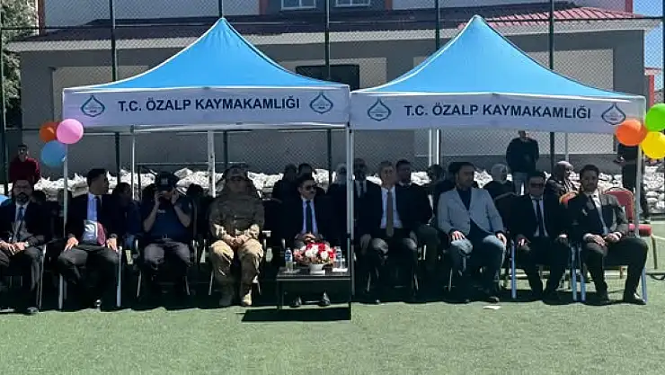 İlköğretim Haftası Coşkusu Özalp'ta Yaşandı