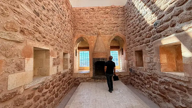 İshak Paşa Sarayı'nın hamamı tarih meraklılarının dikkatini çekti