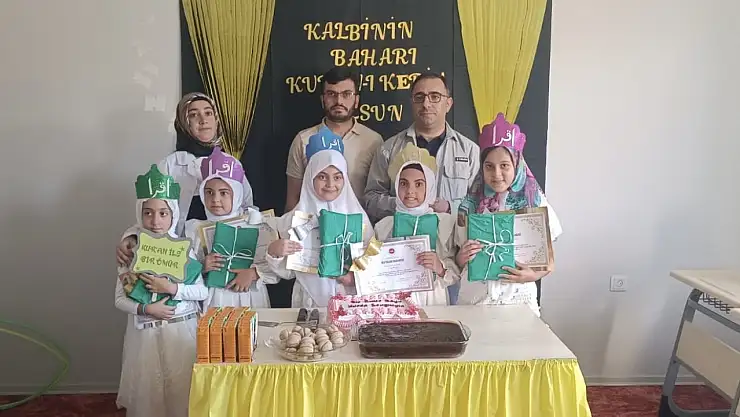 İsra Miraç Kur'an Kursunda miniklerin Kur'an sevinci