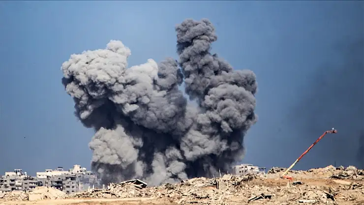 İsrail ateşkese rağmen Gazze'yi vurmaya devam ediyor
