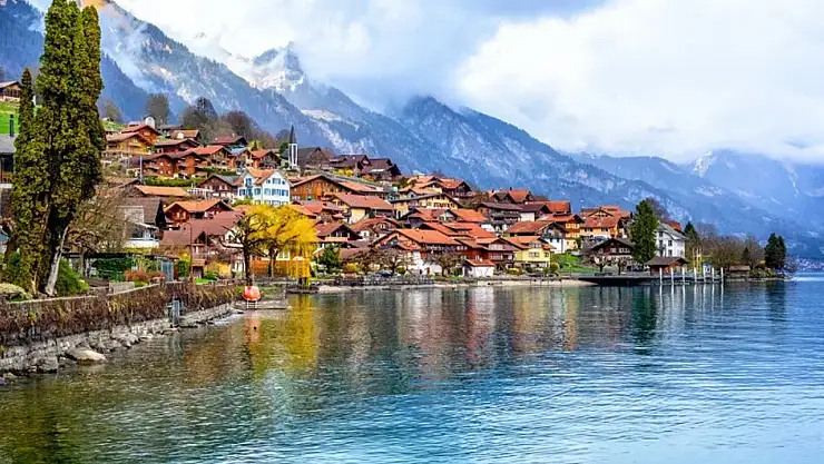 İsviçre'de İş Başvurusu Süreci: 2025 İçin İşçi Alım Formu Rehberi