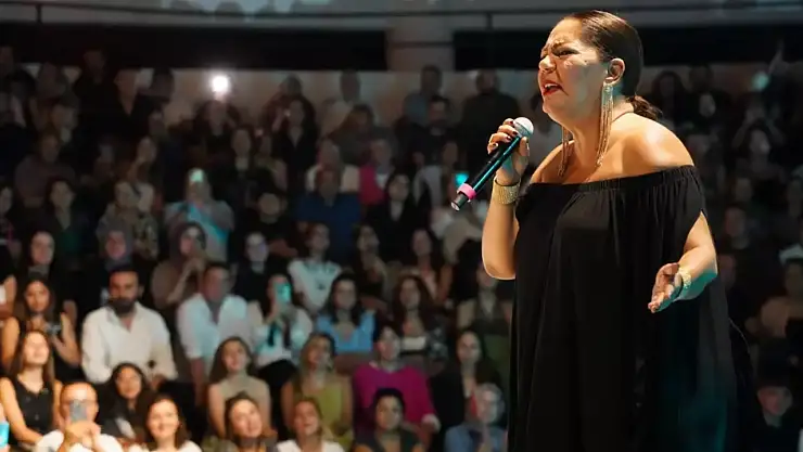 İzel, Uzun Süre Sonra Aşk İçin Hazır Olduğunu Açıkladı!