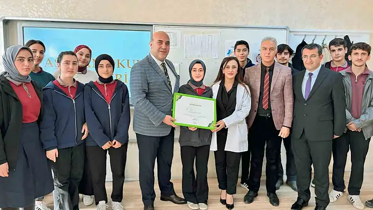 İzzeddin Şir Lisesi, Yaşayan Okul Bahçesi ile Türkiye'de çevre duyarlılığına örnek oldu!