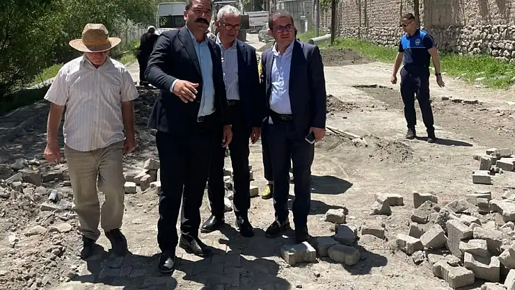 Kağızman'da Cadde ve Sokaklarda Parke Kontrolleri Yapıldı