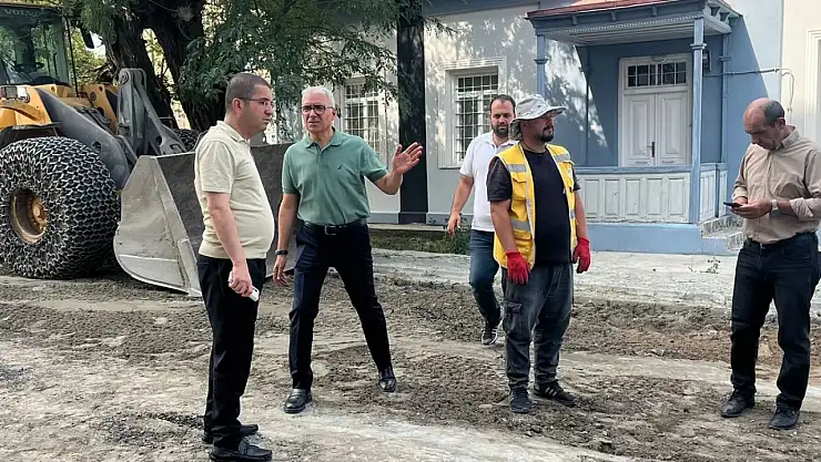 Kağızman'da Ulaşımda Modernizasyon: Şehitlik Caddesi'nde Parke Söküm İşlemleri Başladı