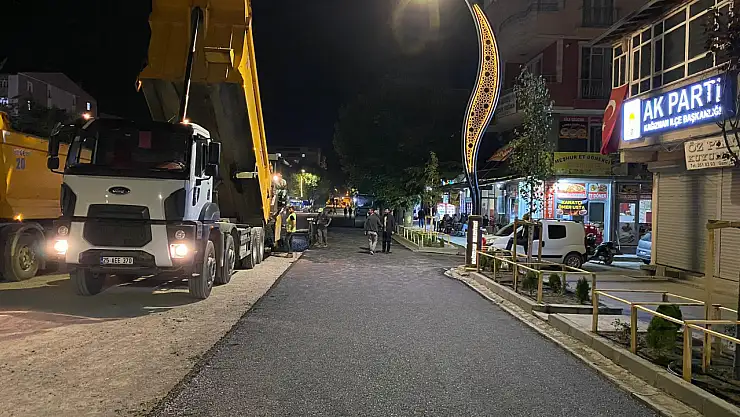 Kağızman İstiklal Meydanı'nda Asfalt Çalışmalarıyla Konforlu Ulaşım Hedefleniyor