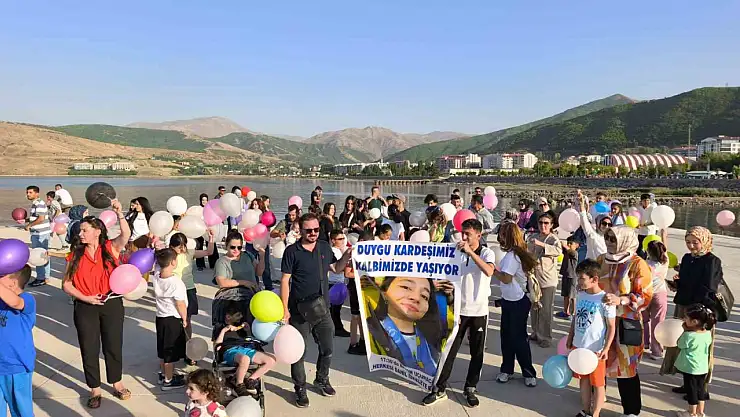 Kansere Karşı Verdiği Mücadelede Hayatını Kaybeden Duygu İçin Balon Töreni Gerçekleşti
