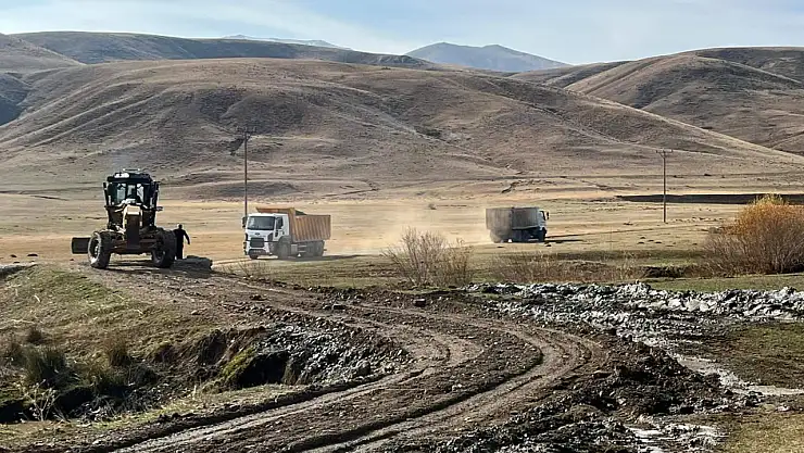 Karayazı'da Altyapı ve Üstyapı Çalışmaları Aralıksız Devam Ediyor