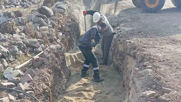 Karayazı'nın enerji altyapısı güçleniyor, güvenli ve kesintisiz hizmet hedefleniyor