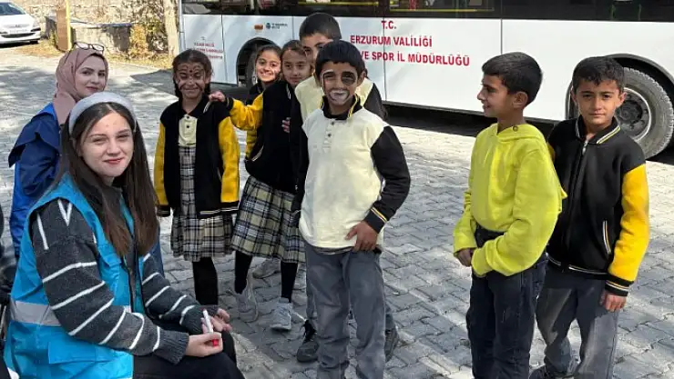 Kardeş Köy Okulu Projesi ile Gönüller Buluştu: Horasan Yurdu Öğrencilerinden Anlamlı Ziyaret