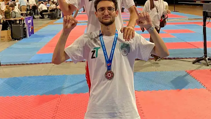 Kardeşlerden İki Önemli Başarı: Birlikte Yükseldiler