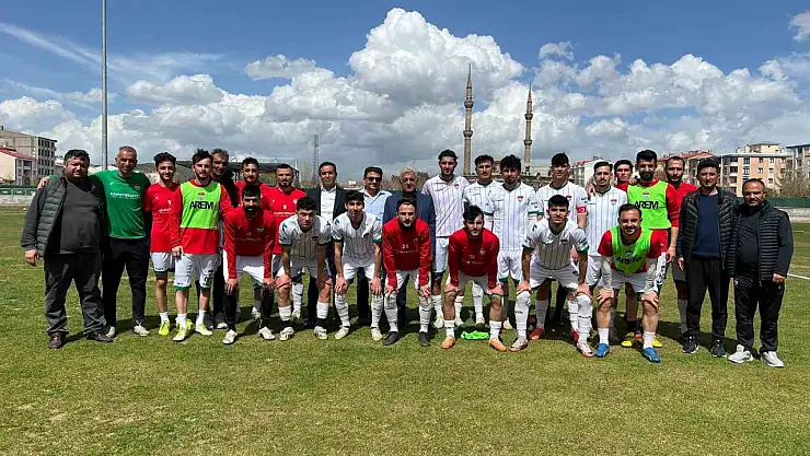 Kars 36 Spor, Gümüşhane'nin sahaya çıkmamasıyla hükmen galip gelerek sezonu 3 puanla kapattı!