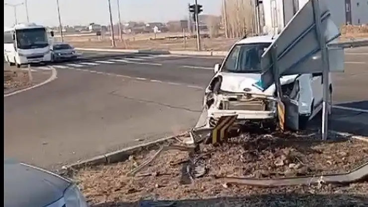 Kars-Ani yolunda korkutan kaza