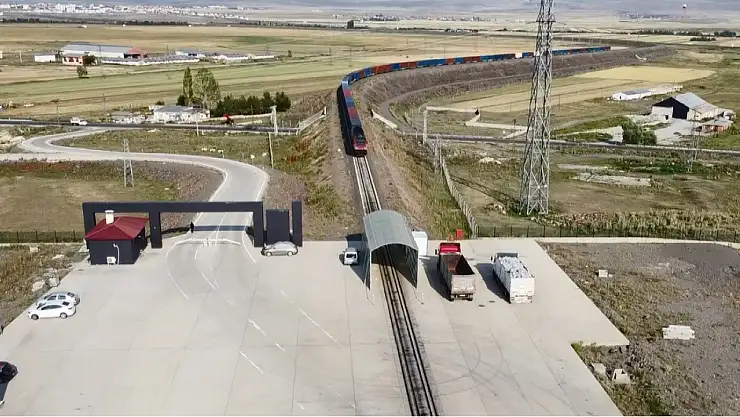 Kars, Asya ve Avrupa Arasına Demiryolu ile Bağlantı Kuruyor
