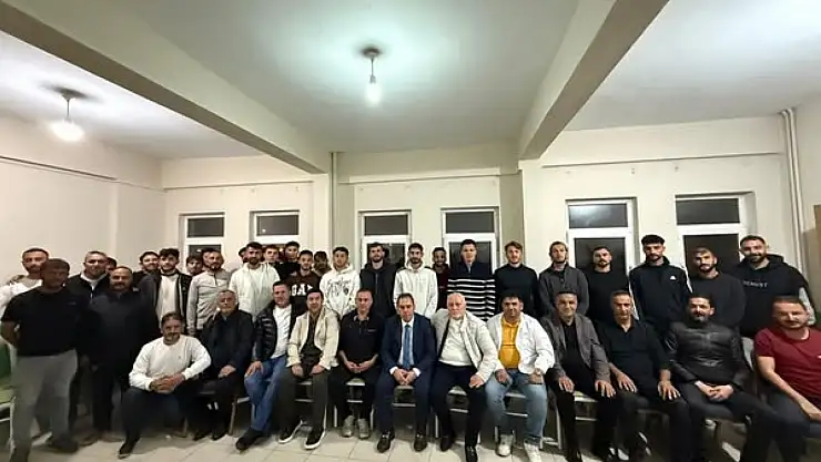 Kars Belediye Başkanı Ötüken Senger'den Kars 36 Spor'a Moral Ziyareti