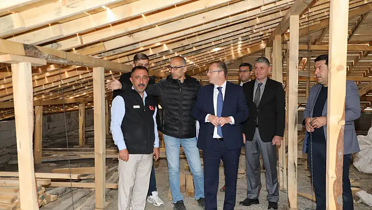 Kars İl Halk Kütüphanesi'nde Bakım ve Onarım Çalışmaları Hız Kesmeden Devam Ediyor