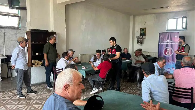 Kars Jandarma, Arpaçay'da siber suçlar ve dolandırıcılıkla ilgili eğitimler düzenledi!