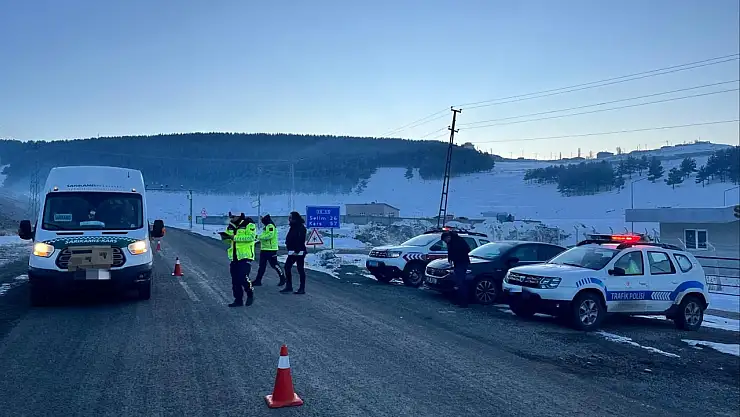 Kars jandarmasından güvenlik için şok denetimler