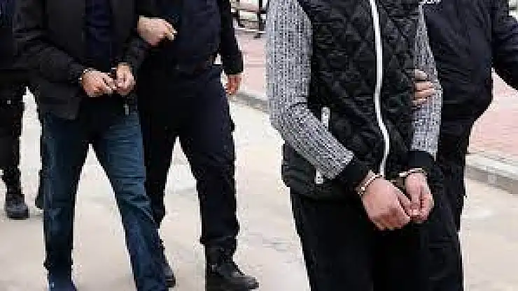 Kars'ta 14 düzensiz göçmen yakalandı, 2 şüpheli tutuklandı