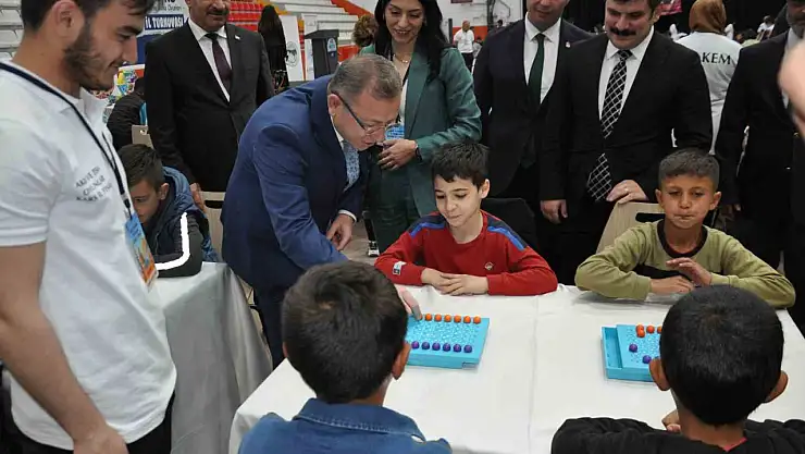 Kars'ta 500 Öğrenci Şampiyonluk İçin Ter Döktü