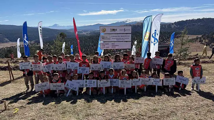 Kars'ta '81 İlde 81 Orman' projesi kapsamında 20 bin fidan dikildi