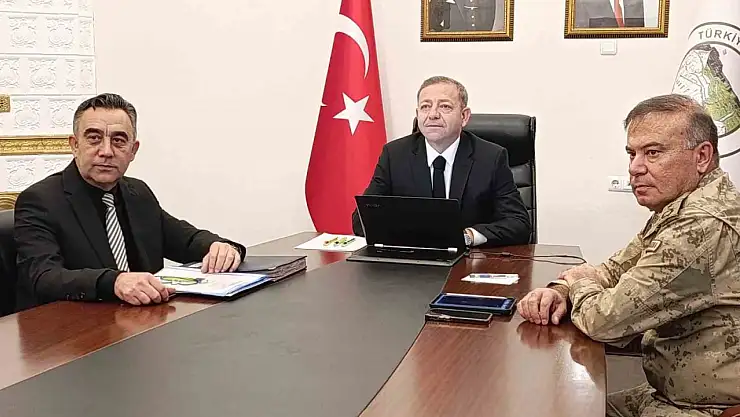 Kars'ta asayiş toplantısında güvenlik verileri ve terörle mücadele süreci masaya yatırıldı